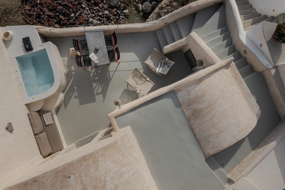 Property building, Day, Bird's eye view, Hot Tub, Balcony/Terrace, Seating area, Dining area