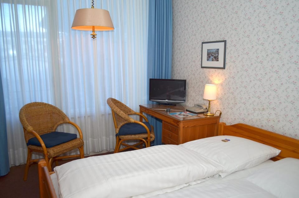 Bed, TV and multimedia