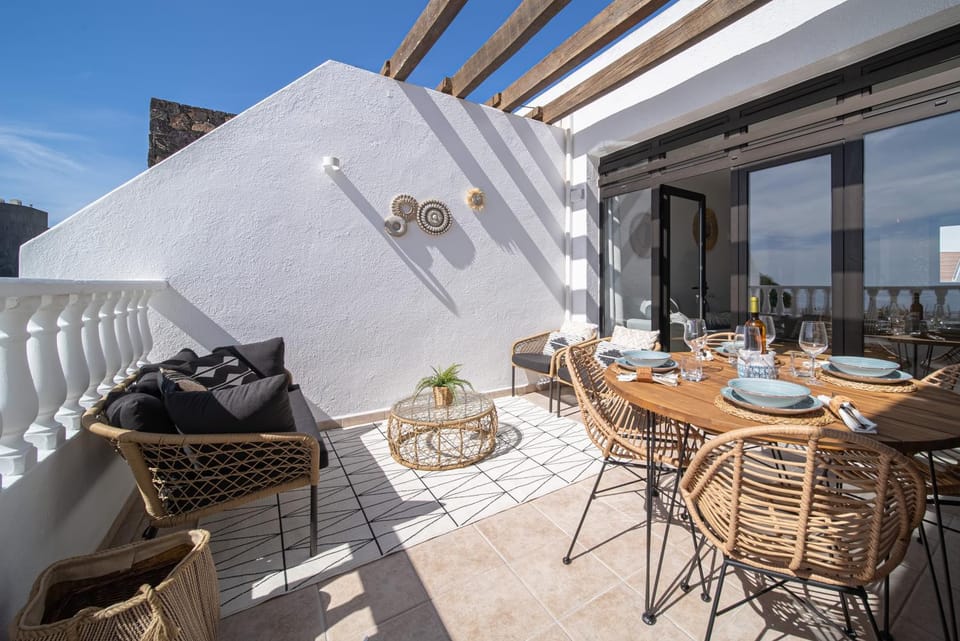 Day, View (from property/room), Balcony/Terrace, Dining area