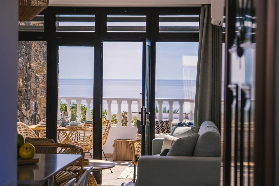 Day, View (from property/room), Balcony/Terrace, Living room, Dining area, Sea view