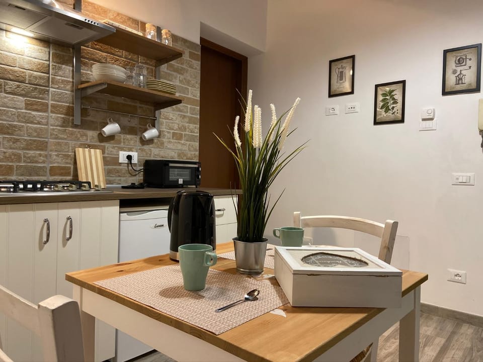 Kitchen or kitchenette, Kitchen or kitchenette, Dining area, Communal kitchen