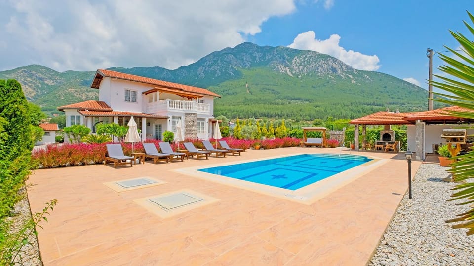 Property building, Swimming pool