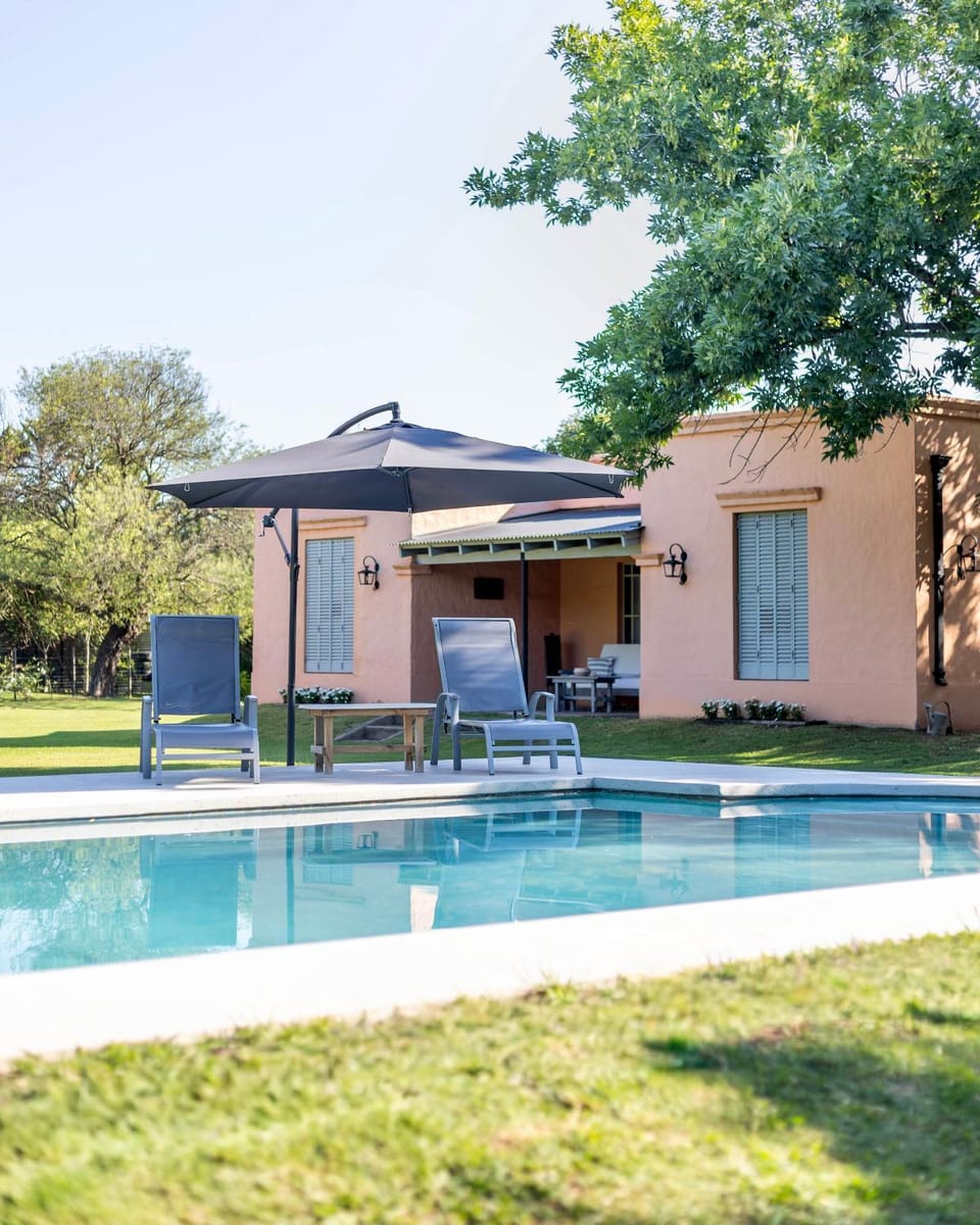 Los Narcisos House in San Antonio de Areco