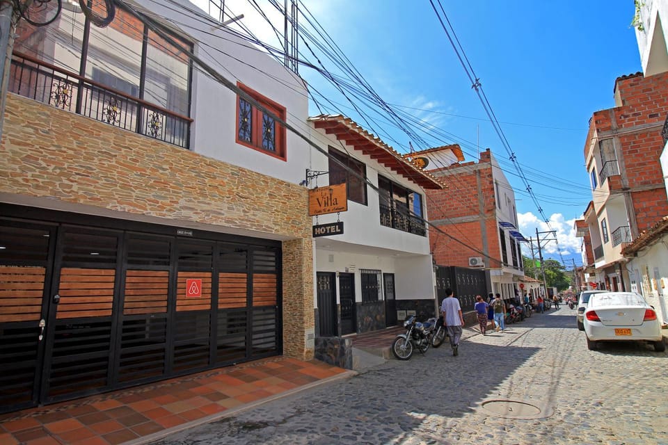 Facade/entrance