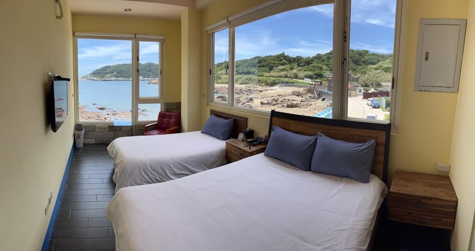 Bedroom, Mountain view, Sea view