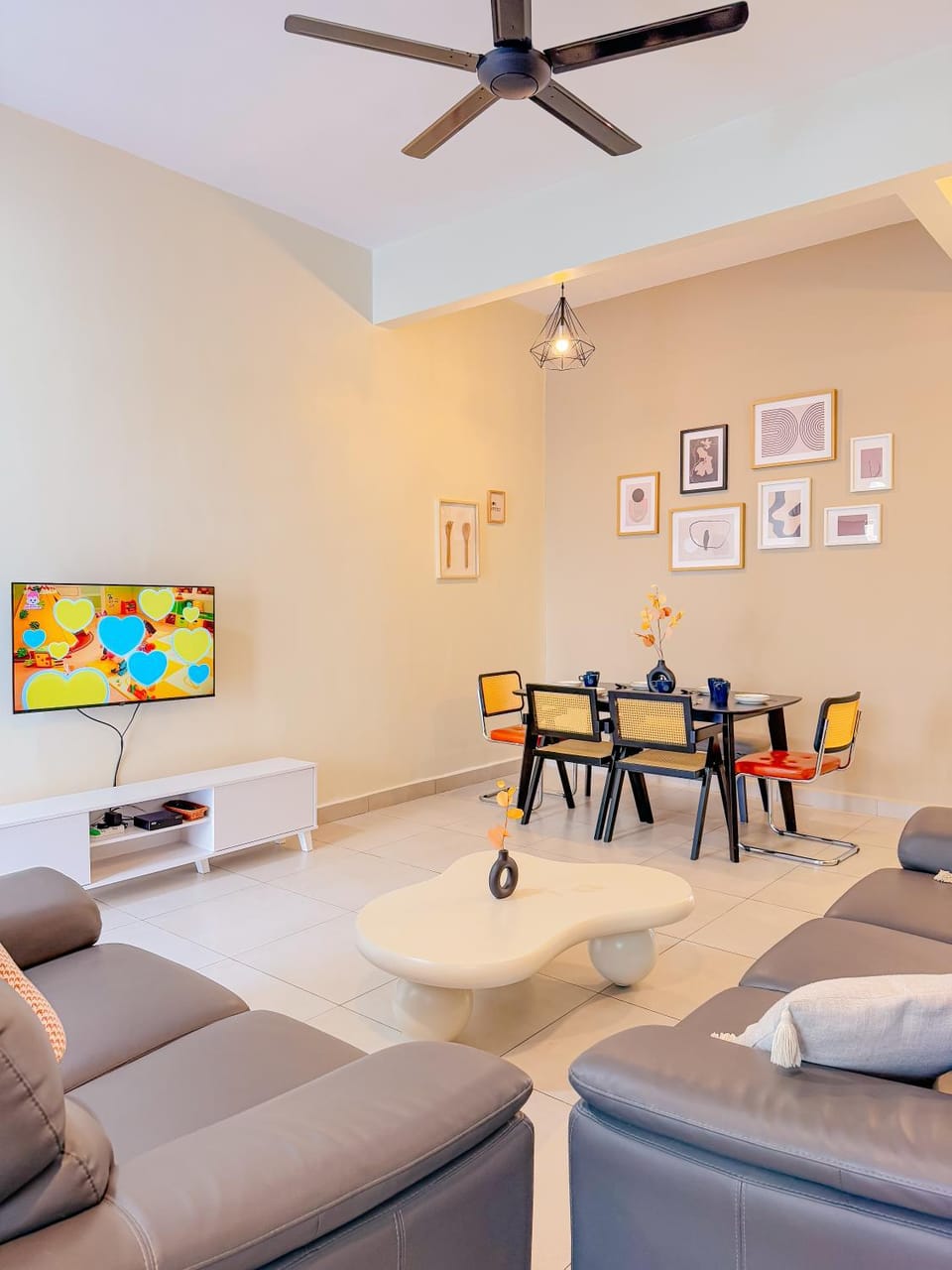 Living room, Dining area