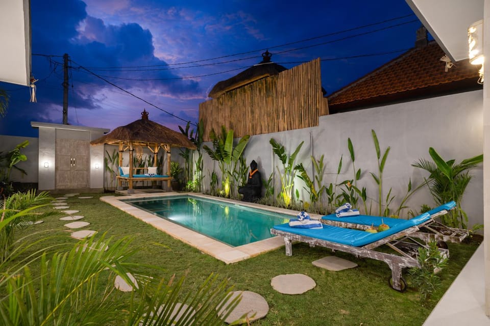 Garden, Pool view, Swimming pool, sunbed