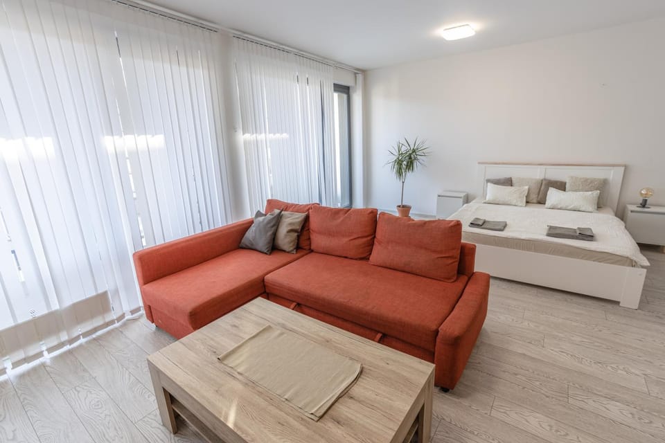 Bed, Seating area