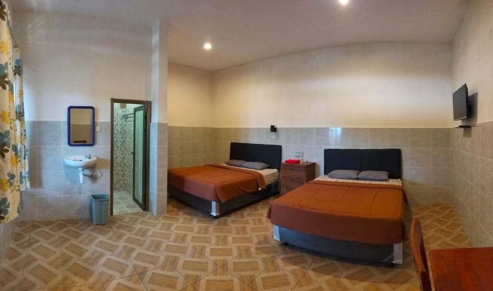 Bed, TV and multimedia, Photo of the whole room, Bedroom