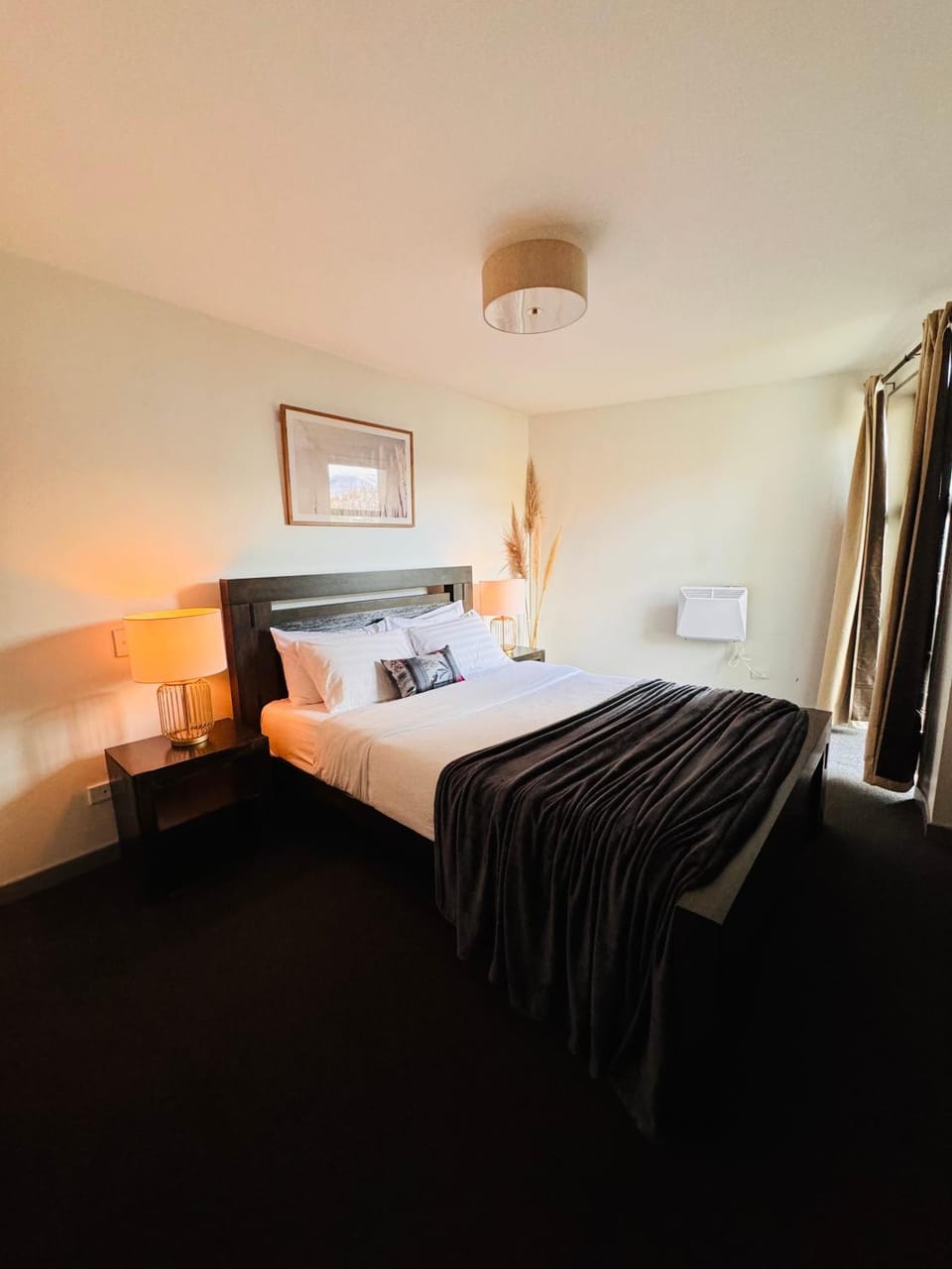 Queenstown's New Lakefront Marvel Apartment in Queenstown