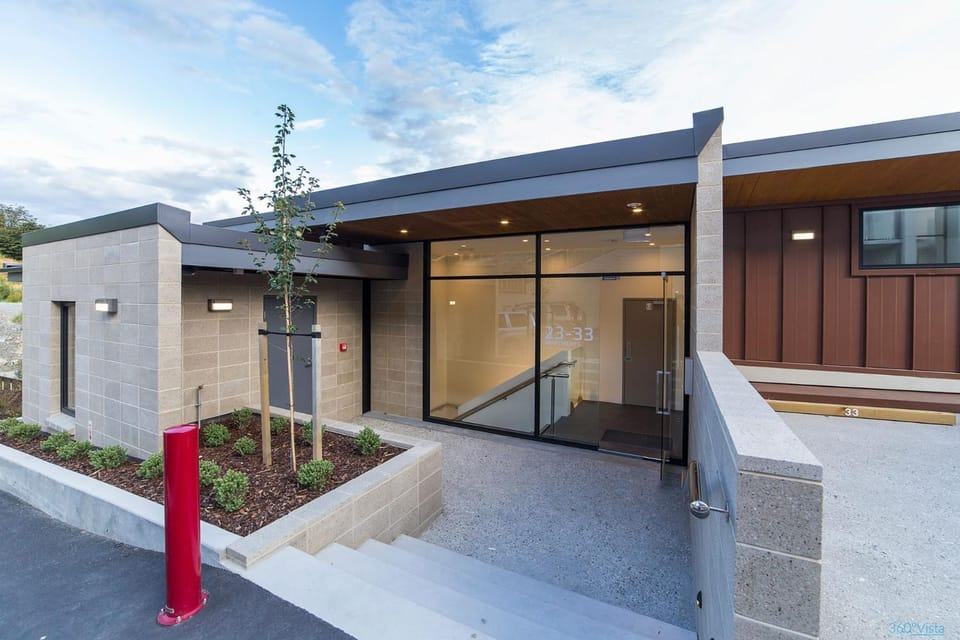 Property building, Facade/entrance
