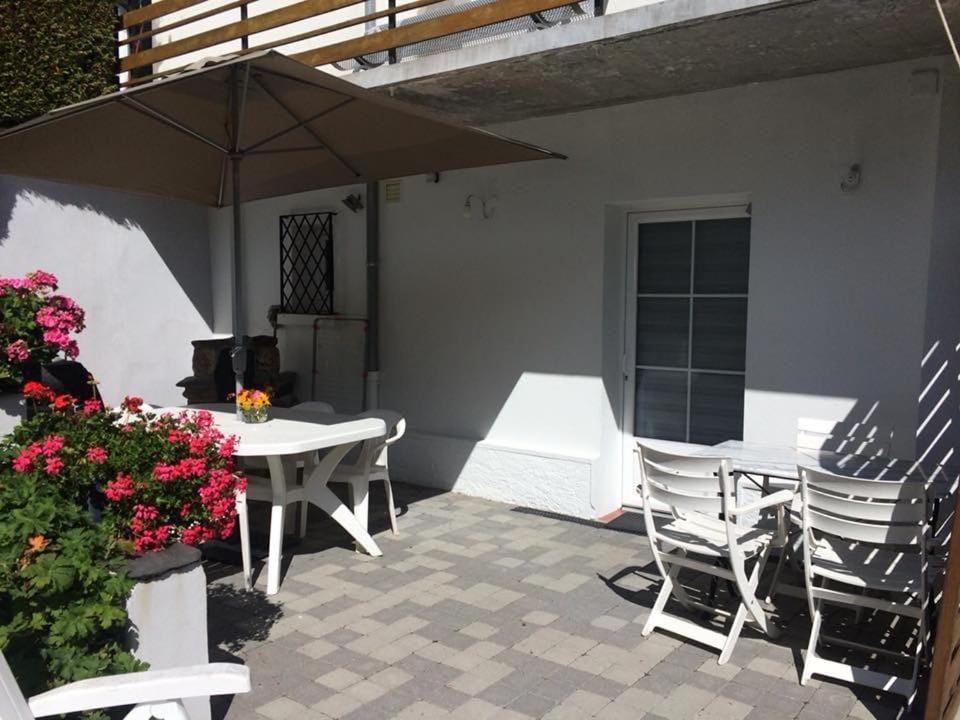 Patio, Facade/entrance, Balcony/Terrace