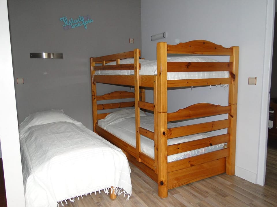 bunk bed