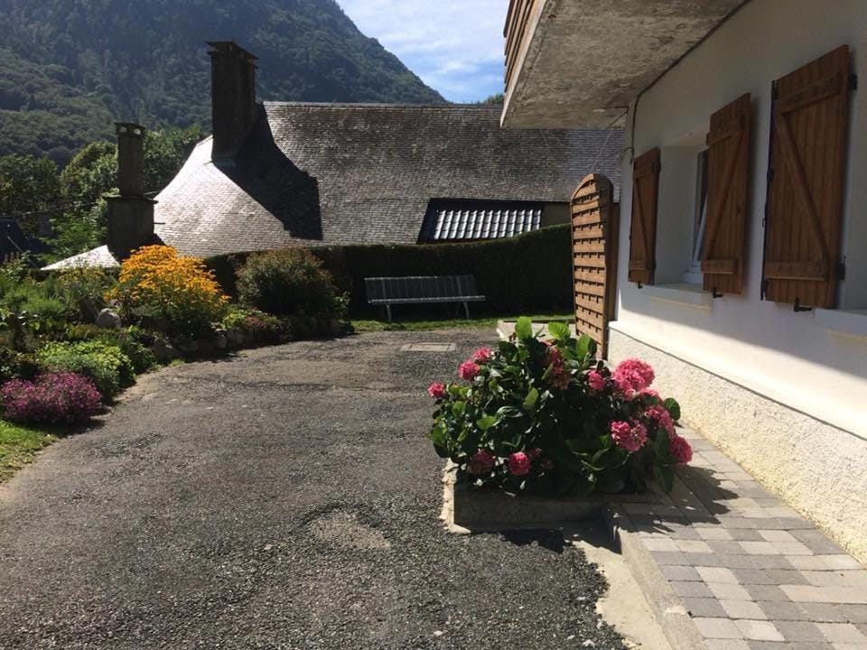 Facade/entrance, Garden