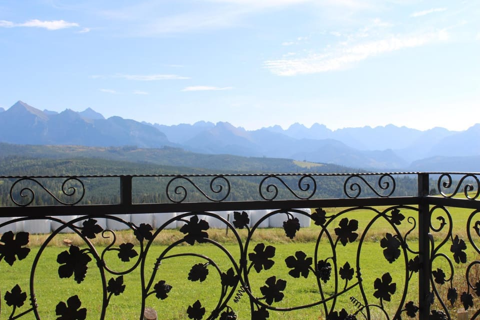 Nearby landmark, Day, Natural landscape, View (from property/room), Balcony/Terrace, Mountain view