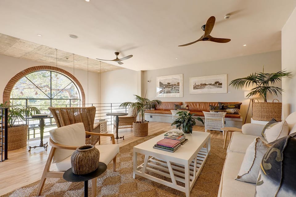 Lounge or bar, Seating area