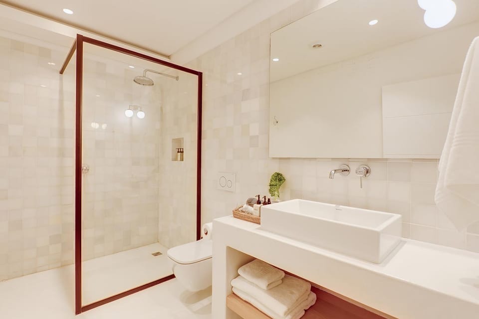 Shower, Toilet, Bathroom