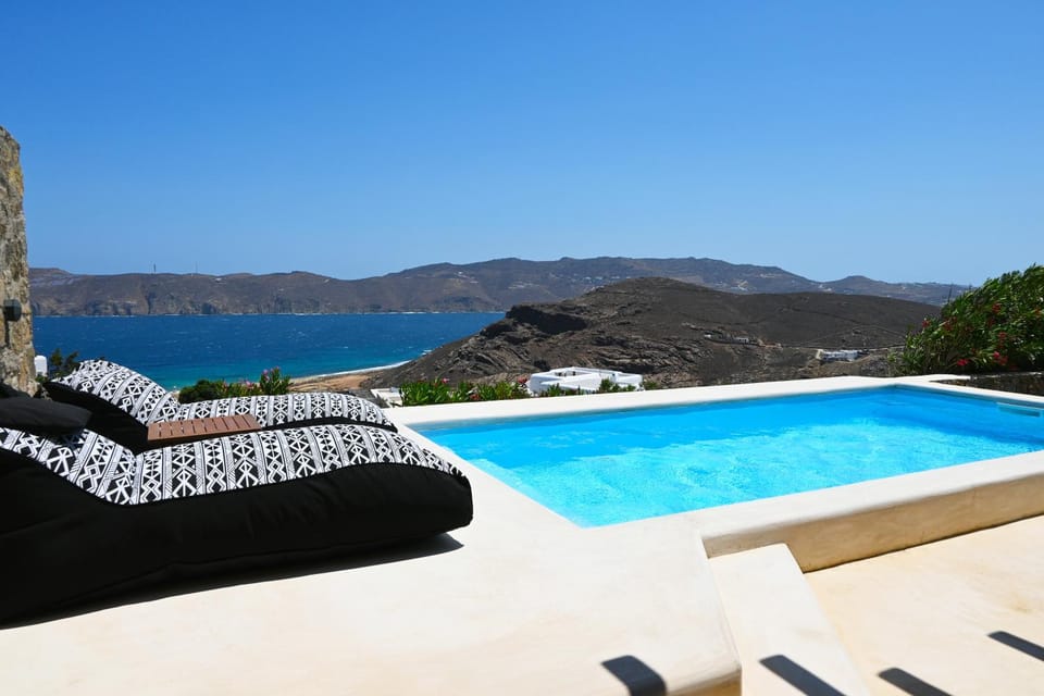 Patio, Natural landscape, View (from property/room), Mountain view, Pool view, Sea view, Swimming pool, Swimming pool, sunbed