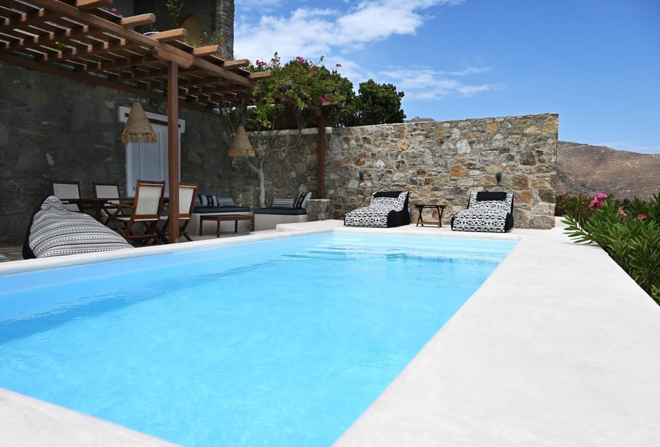 Patio, Balcony/Terrace, Seating area, Swimming pool, Swimming pool, Swimming pool