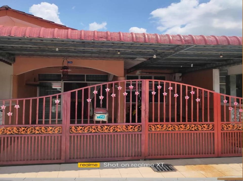 Property building, Day, View (from property/room), Balcony/Terrace, Inner courtyard view
