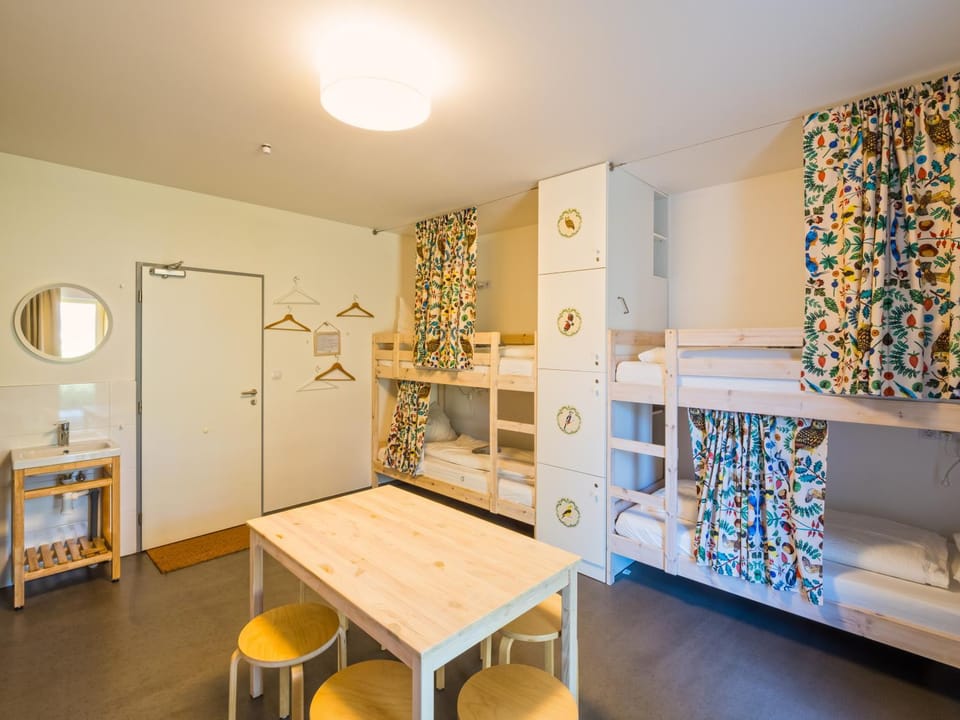 Bed, Photo of the whole room, microwave