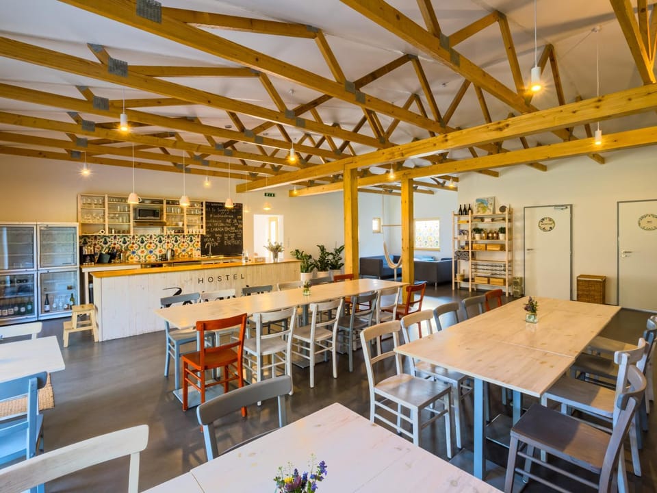 Seating area, Dining area, Meeting/conference room, Area and facilities