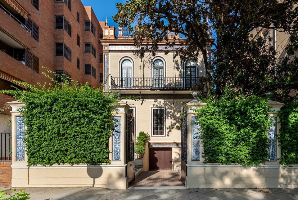 Property building, Nearby landmark, Facade/entrance
