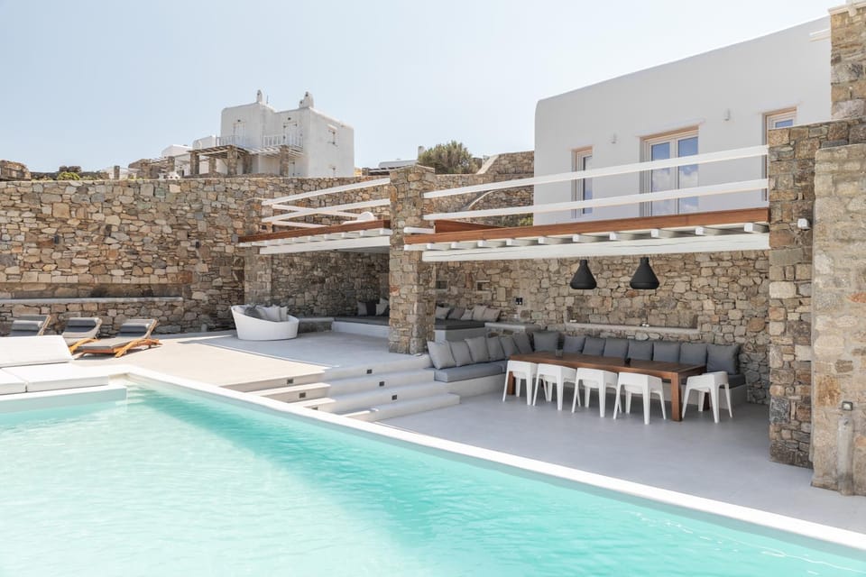Pool view, Swimming pool, sunbed