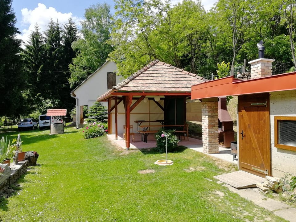 BBQ facilities, Garden