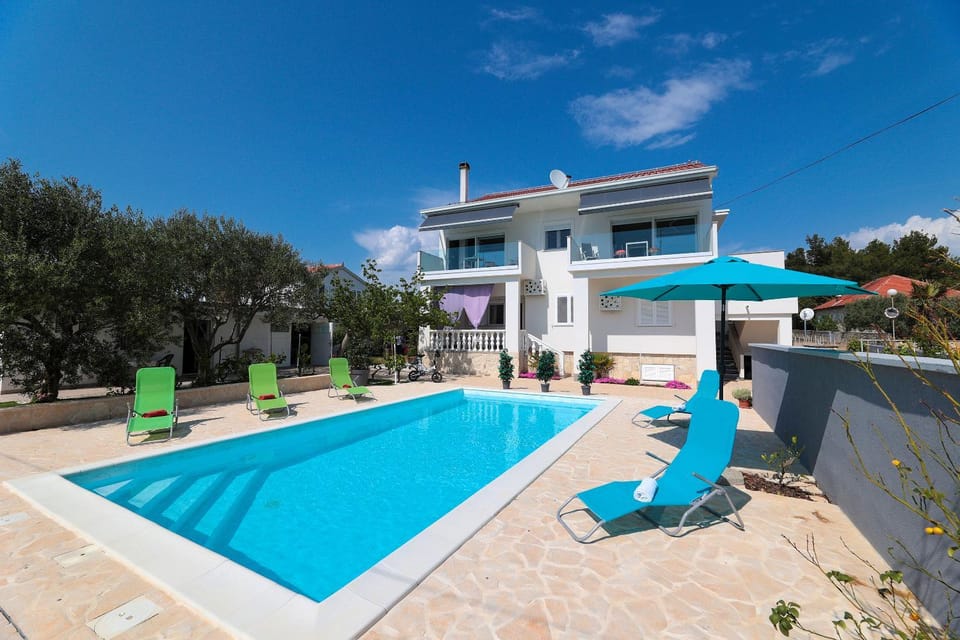 Property building, Swimming pool