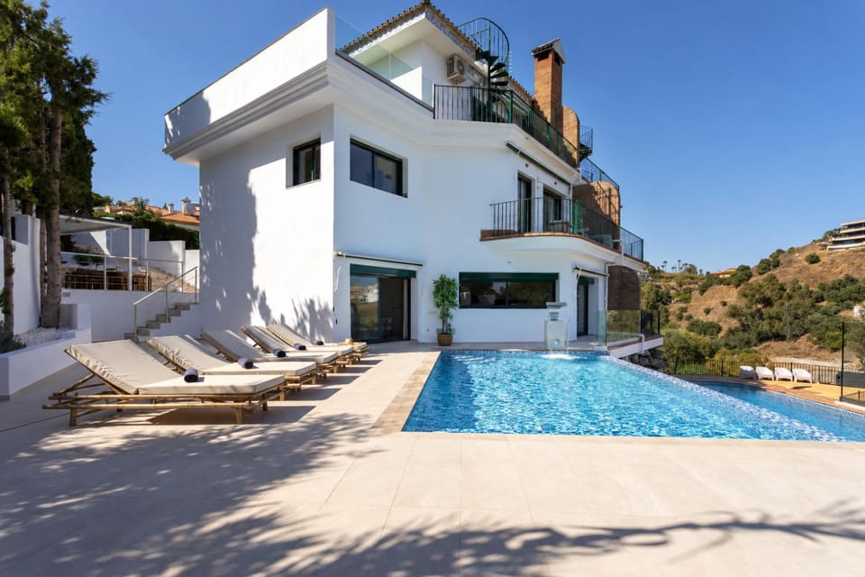 Luxury villa with sea views - heated pool - Jacuzzi Villa in Benalmadena