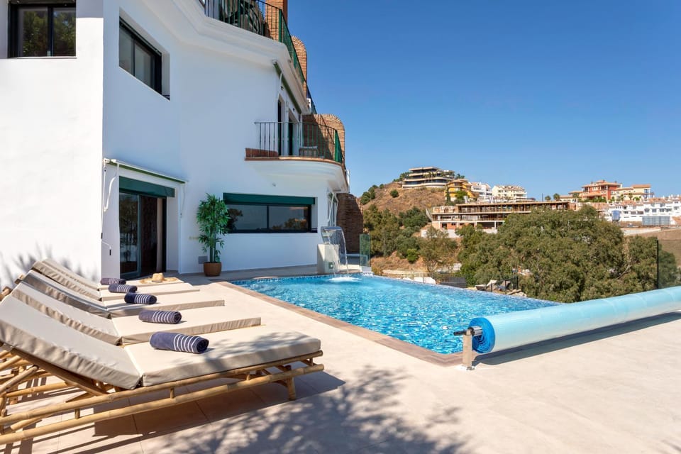 Luxury villa with sea views - heated pool - Jacuzzi Villa in Benalmadena