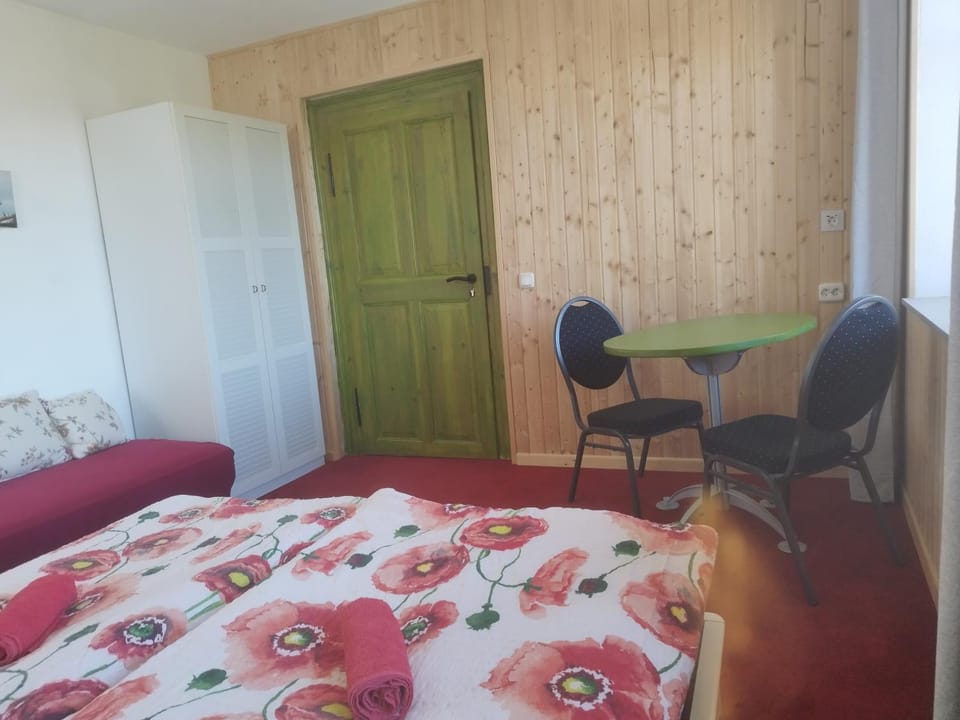 Bed, Living room, Seating area, Bedroom, wardrobe