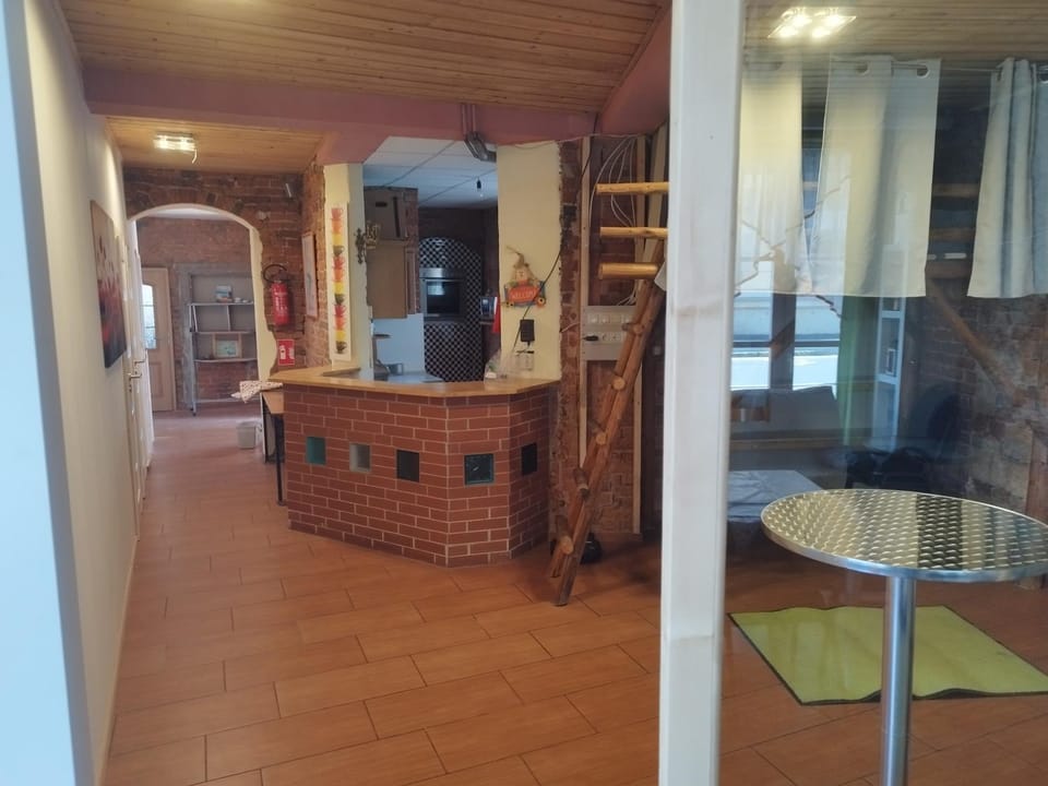 Kitchen or kitchenette, Lounge or bar, Communal kitchen, Breakfast