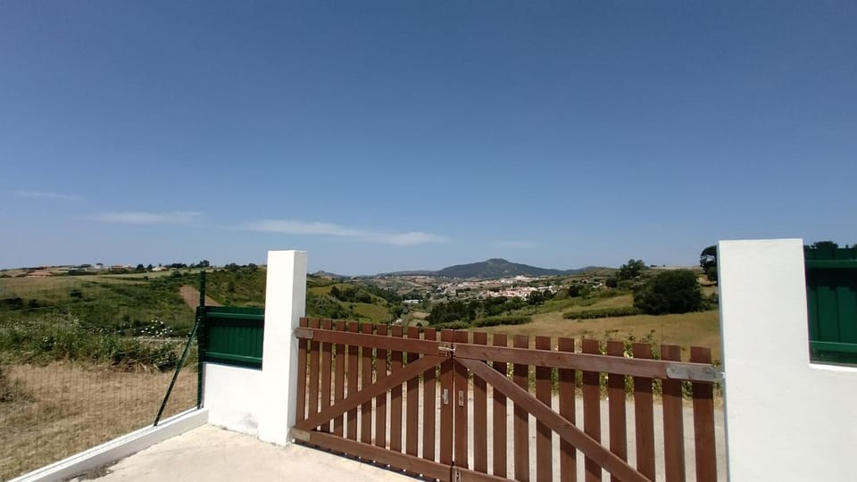 Casa da Caroleira House in Lisbon District