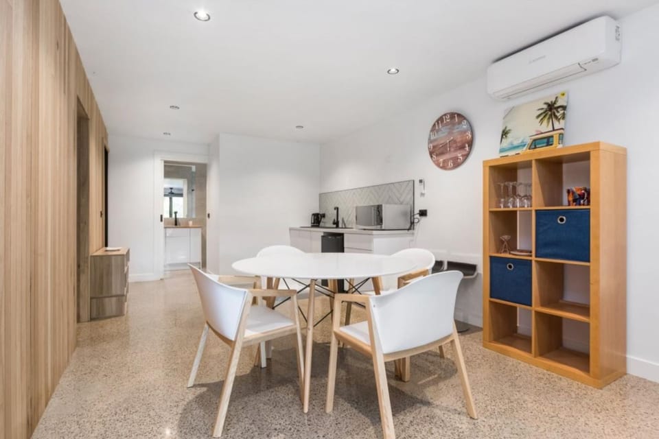 Chic Beach Studio Apartment in Melbourne