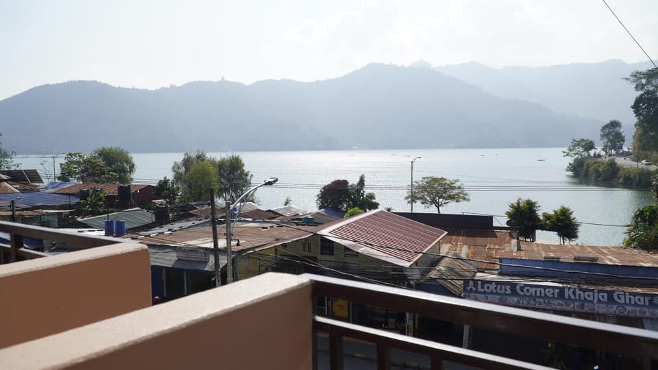 Day, Lake view