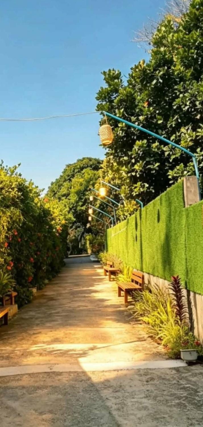 Lanta Beautiful beach house Bed and Breakfast in Sala Dan