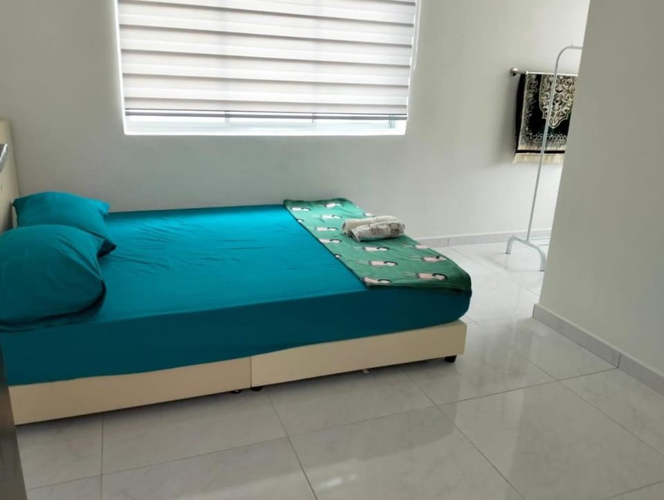Bed, People, Bedroom, Guests, Inner courtyard view