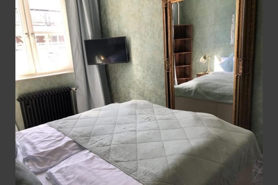 Große Fewo mit 2 SZ & 2 Bäder mit Parkplatz BoLA 22 Apartment in Hamburg