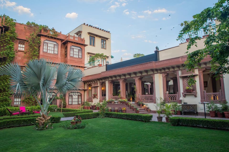 Property building, Facade/entrance, Garden