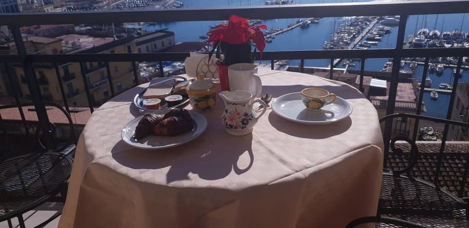 Balcony/Terrace, Breakfast