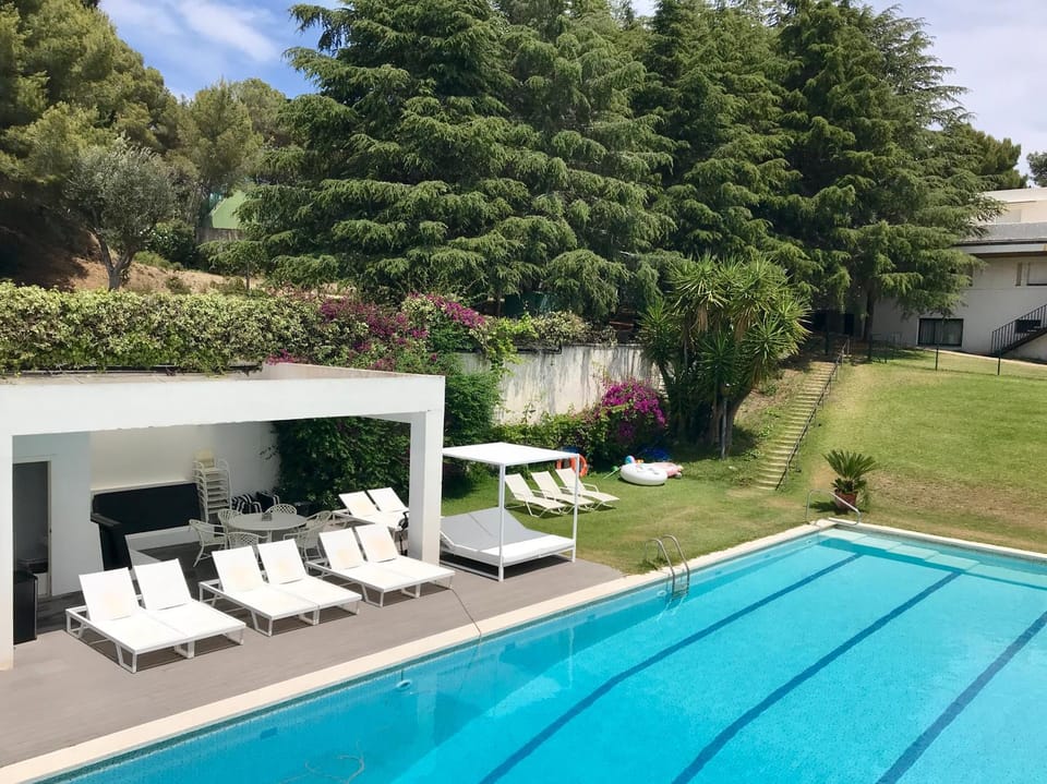 Swimming pool, Swimming pool