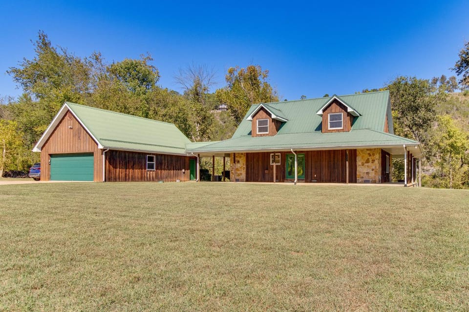 'TroutFest' Riverfront Norfork Home, Great Fishing House in Arkansas
