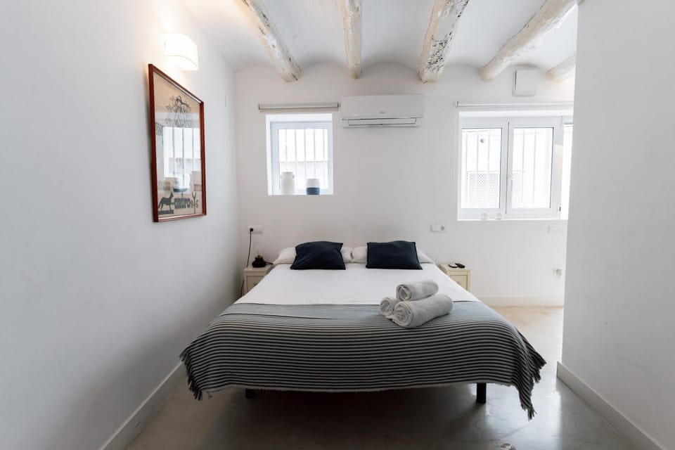 Bed, Photo of the whole room