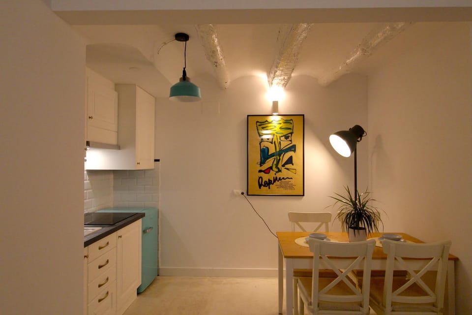 Food close-up, Coffee/tea facilities, Kitchen or kitchenette, Dining area, Food, Drinks, Alcoholic drinks, Non alcoholic drinks
