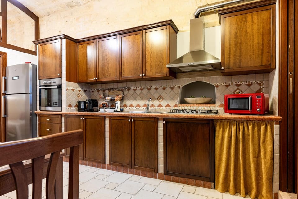 Coffee/tea facilities, Kitchen or kitchenette, Breakfast, stove
