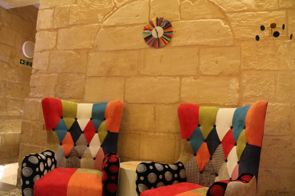 Decorative detail, Seating area