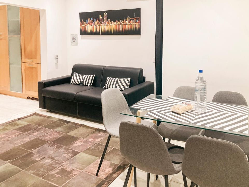 Living room, Dining area