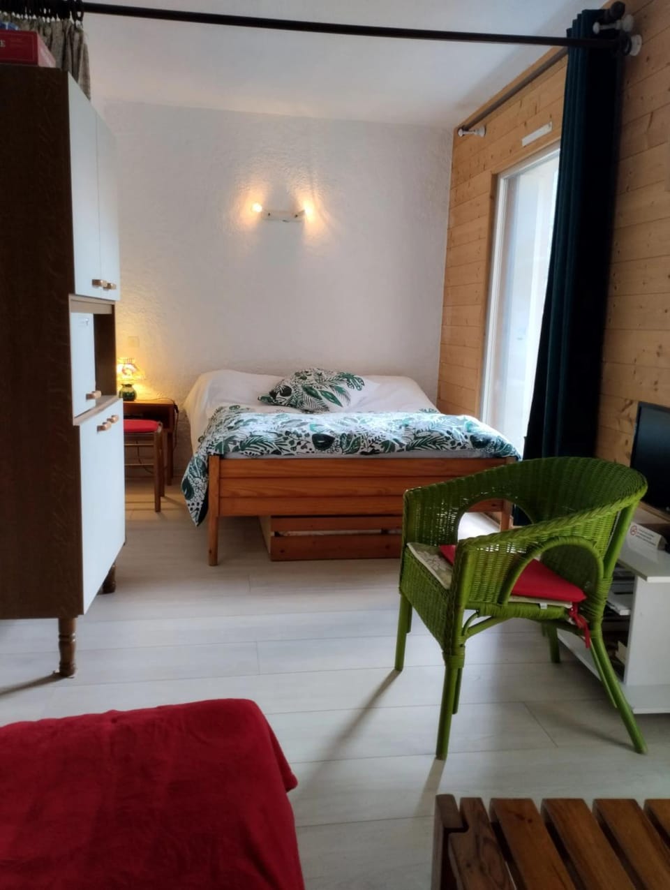 Photo of the whole room